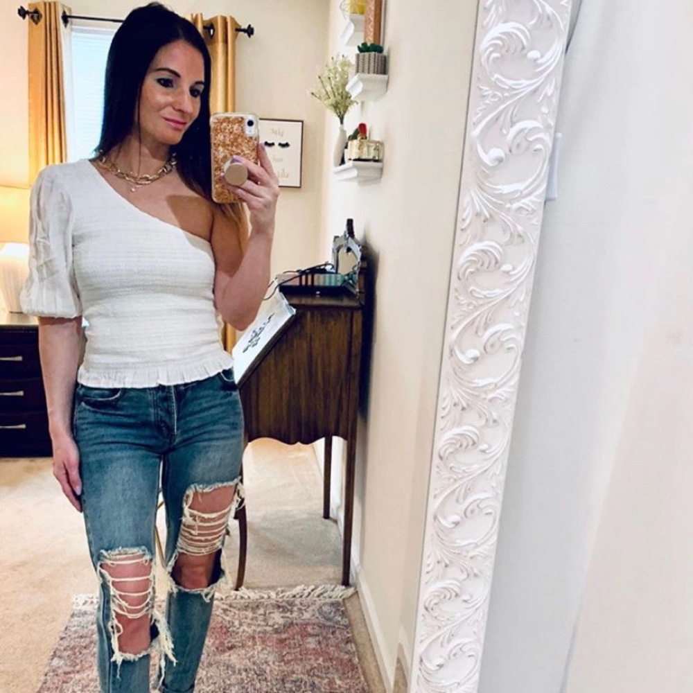 One shoulder top